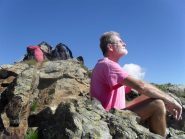 Pierre in vetta estasiato dal panorama a 360 gradi