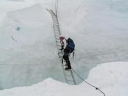 Passaggio su largo crepaccio