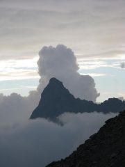 Cumuli matutini sull' Uja di Mondrone