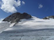 la Calabre vista dal punto dove si inizia il percorso semicircolare da destra,a sinistra ,per raggiungere la vetta