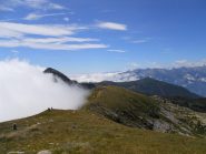 Sentiero sul filo di cresta che porta al Coda. Prospettiva da Punta Sella