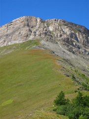 Il costone che porta al canale