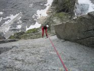 In discesa tra le altre  vie.