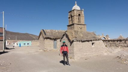 io a Pueblo Sajama, prima della partenza per il Campo Base del Parinacota (23-8-2010)