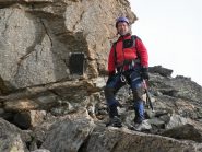 La targa. Si procede verso destra, occhio al passaggio esposto...