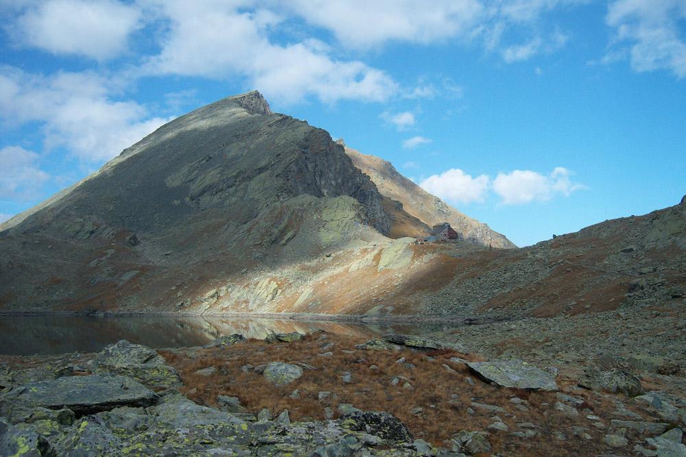 Il Viso Mozzo, il lago Grande di Viso  e il rifugio Q.Sella