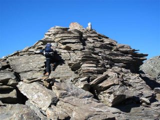 Qualche passo di arrampicata