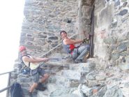 08 - aprite le porte dell'abbazzia altrimenti le forziamo!