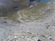 11 - dalla parete sud della G.Sassiere c'è un bel salto verticale fino al lago da dove si parte