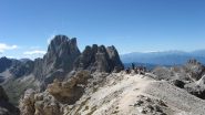 Ampio panorama dal passo Antermoja.....