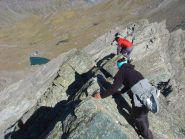 scendendo sulla cresta