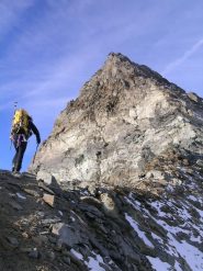 Abbordando la cresta del Capucin