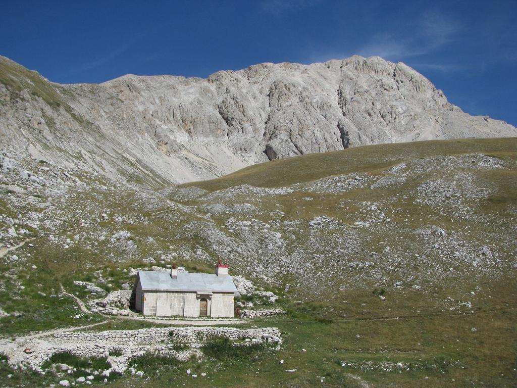 Il Rifugio Garibaldi ed il Corno Grande