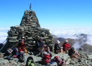 un'altro folto numero di amici affamato