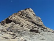  si sale sul filo di spigolo di sinistra, un chiodo alla partenza