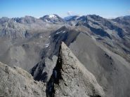 Pinnacolo accuminato a sorpresa... lungo la cresta sud ovest alla Pierre Menue