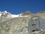 Il Petit Grapillon è la punta centrale ben visibile anche dai bivacchi