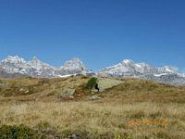 panoramica sulle vette del Gran Paradiso, Ciarforon, Becca di Monciair (foto Stefano Bonino)
