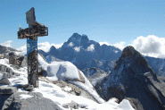 la cima innevata