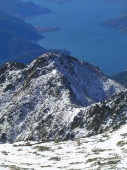 Il Monte Corveggia visto dall'anticima del Sasso Canale