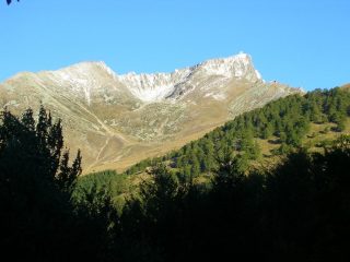 L'anticima del Sasso Canale arredata con un bel ripetitore