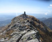 Da cima Bonze (m.2516) verso la pianura torinese.