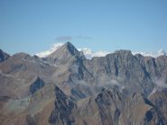 il m.te Bianco dietro al m.te emilius