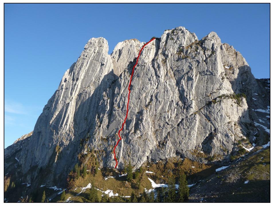 la parete con il traccaiato dell'itinerario