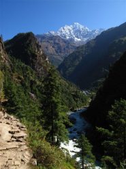 Il Dudh Koshi e il Cholatse