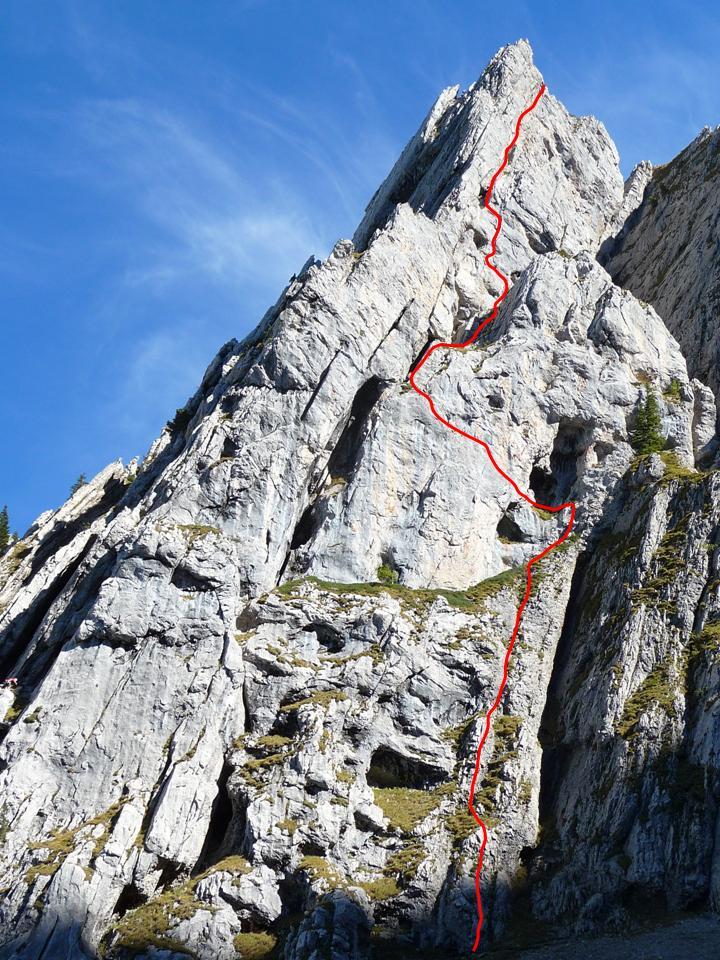 Namenloser Turm con il tracciato della via (foto del 3/10/2010)