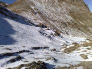 nuovamente giù di corsa