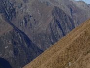 pendio di olina da attraversare per ricongiungersi al l'itinerario che proviene da traversella
