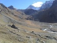 il vallone di Levionaz con sullo sfondo la Gran Serra e L'Herbetet