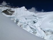 Crepacci, e dietro la vetta con lo scivolo finale