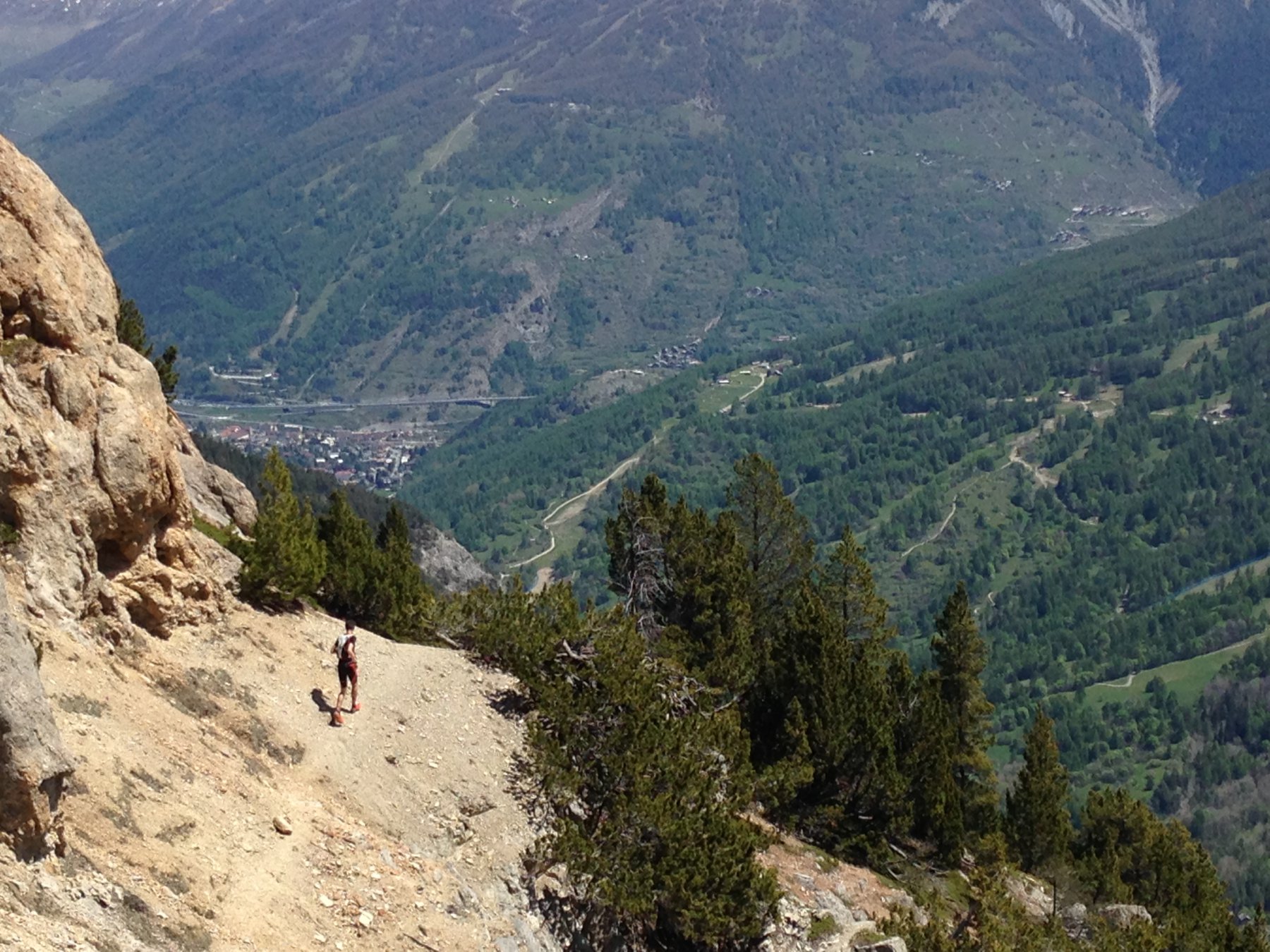 sentiero di discesa nel settore sotto la vetta