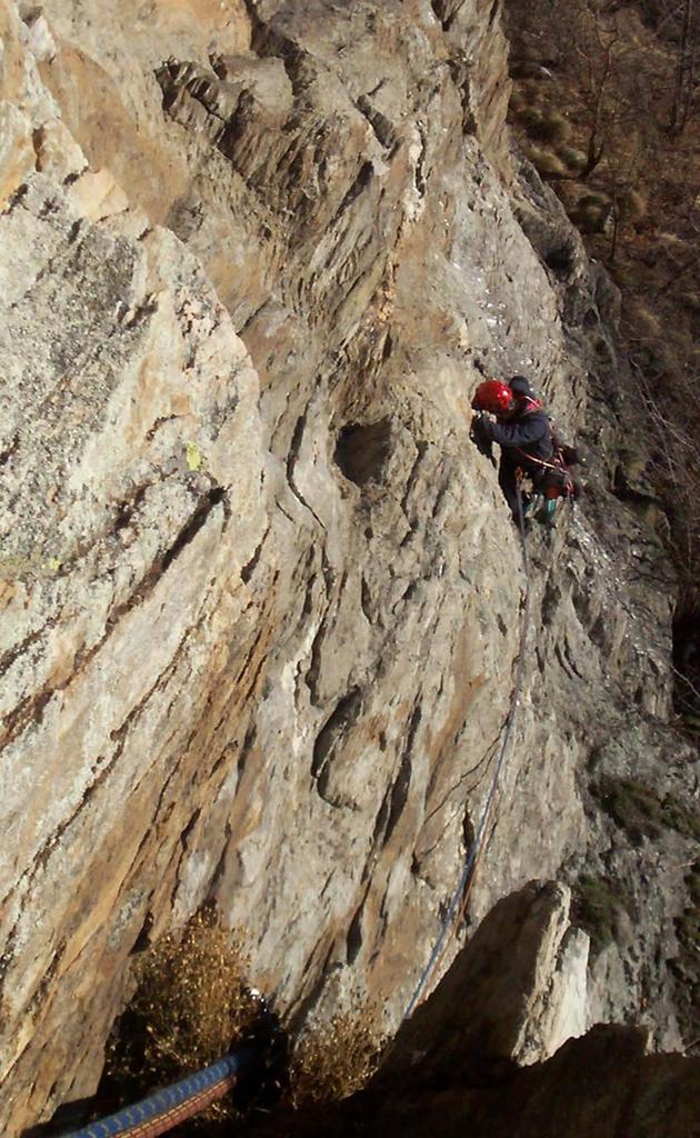 Primo tiro: Gustavo scala e traversa