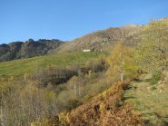Monte Soglio visto dalla sterrata di salita