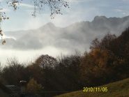 Sopra le nebbie, dai dintorni della chiesetta della Consolata