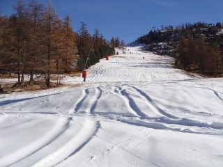 la zona dove si tocca qualche pietra