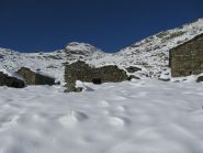 Alpe Pinacrosa superiore con quota 1742 sullo sfondo