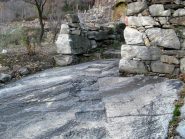 Gradini scolpiti nella roccia