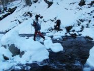 guadando il torrente Sorba