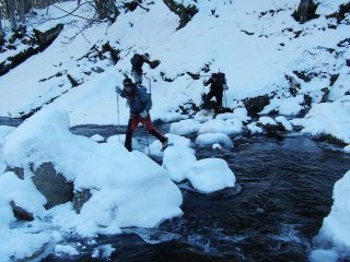 guadando il torrente Sorba
