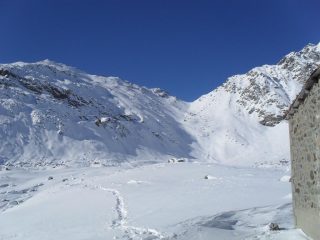 dal ricovero vista sull'Arp Vieille ed il colle Bre'