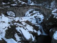 Il ponte sul Rio Burdeiver sopra Gaido