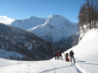 Dietro ilDiei e il Cistella