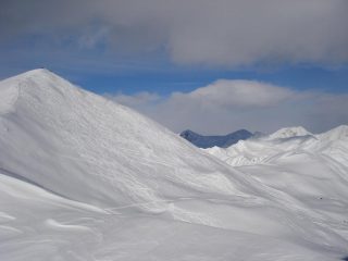 Ls vetta e le tracce di discesa