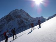 in risalita tutti dietro al Super trattore!