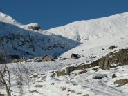 Alpeggi nel vallone dietro cima delle guardie