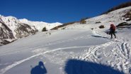 salendo verso il piccolo villaggio di Le Villard (1-1-2011)